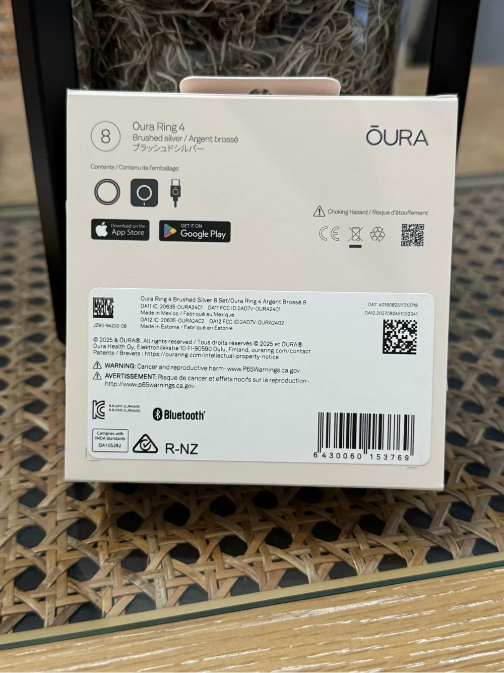 Oura Ring 4 (Size 8) - Brushed Silver Boxed NEW in Box. Never opened